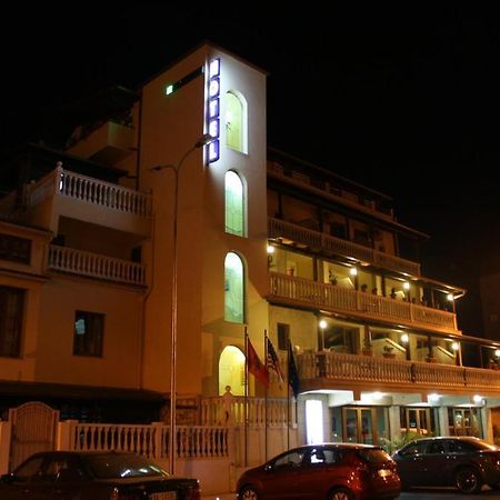 Hotel Martini Vlorë Εξωτερικό φωτογραφία